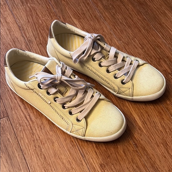Taos Yellow Canvas Women's Sneakers - size 8.5 - sunburst - Picture 1 of 7